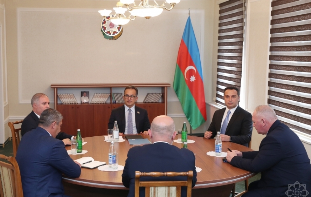Delegationen aus Aserbaidschan und Karabach treffen sich für Verhandlungen in Jewlach