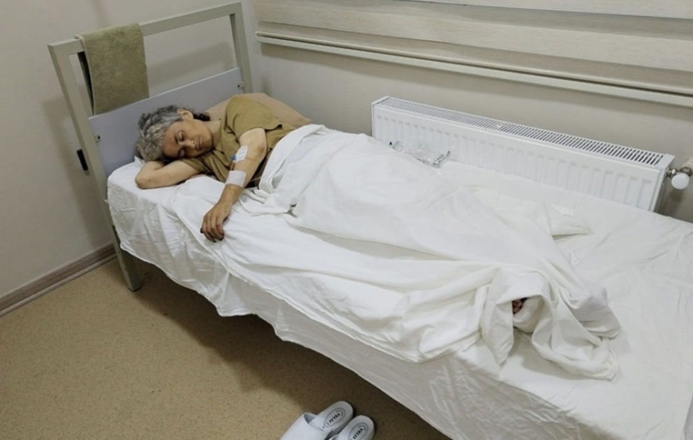Yaralı erməni qadın hərbi hospitala təxliyə edilib