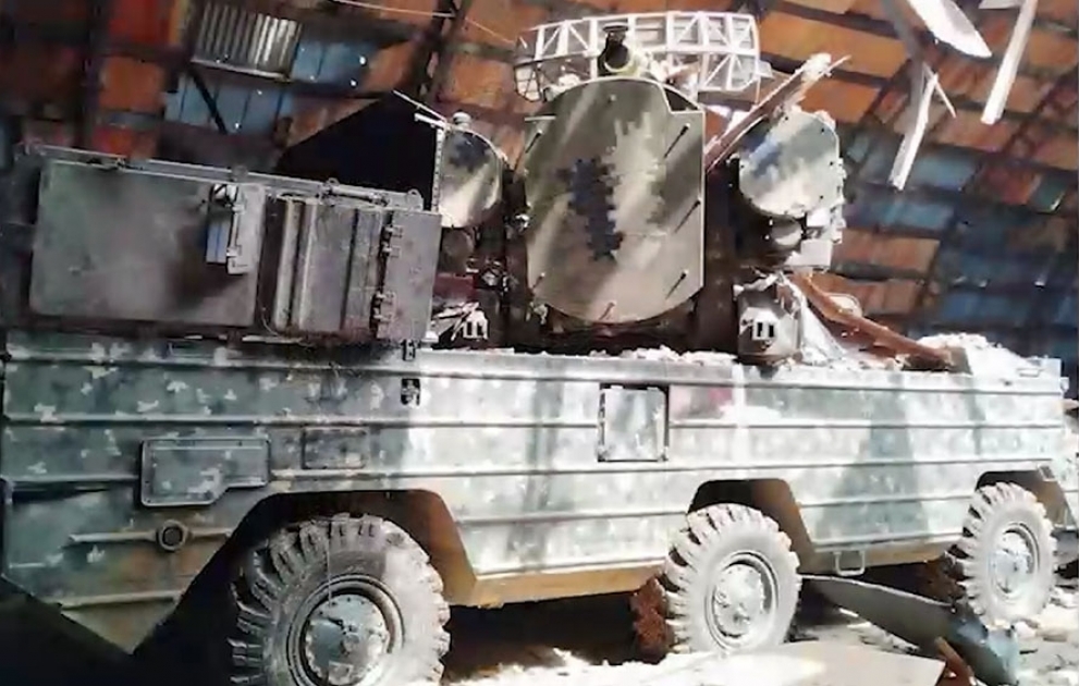 Verteidigungsministerium veröffentlicht Video über von illegalen armenischen Formationen beschlagnahmte militärische Ausrüstung, Waffen und Munition