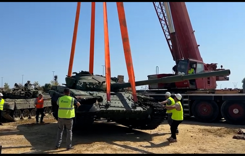Birinci Qarabağ müharibəsində ermənilərin Şuşaya girdiyi tank Hərbi Qənimətlər Parkında