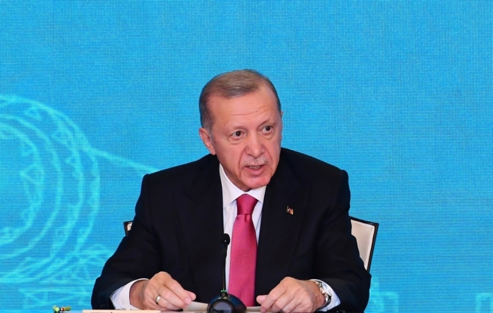Ərdoğan Azərbaycan Ordusunu şeirlə təbrik etdi