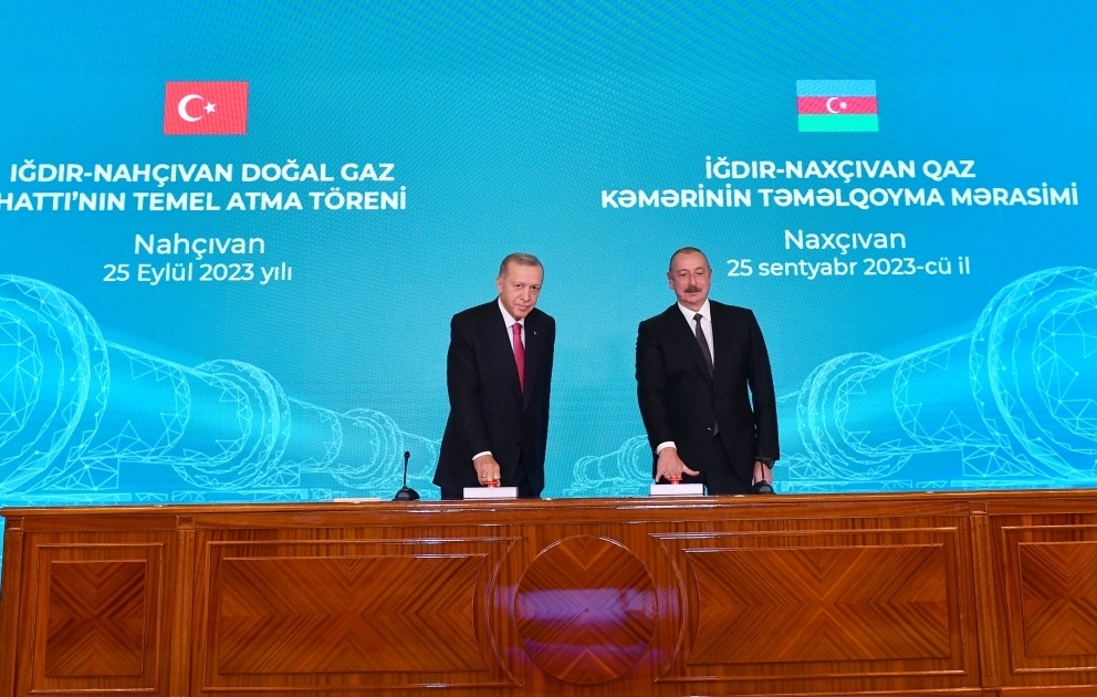 Präsident Ilham Aliyev und Präsident Recep Tayyip Erdogan legen Grundstein für Gaspipeline Igdir-Nachitschewan
