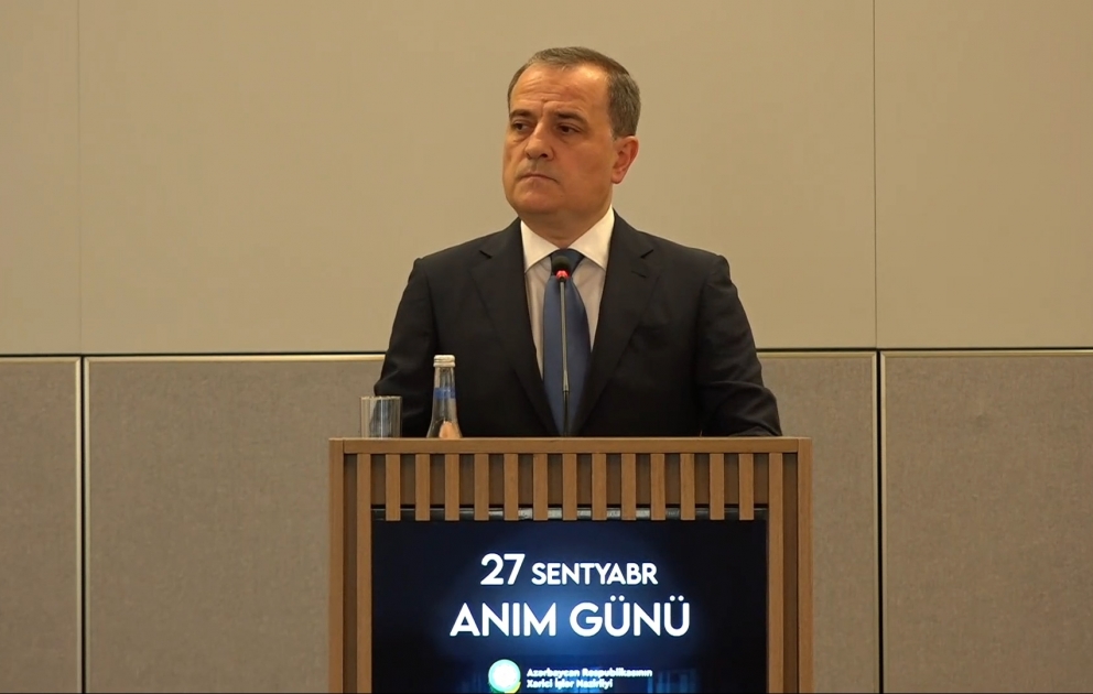 Ceyhun Bayramov: Azərbaycan Ordusunun sarsıdıcı zərbələrinə tab gətirməyən düşmən mərkrli planlarını işə salaraq mülki əhalini hədəfə aldı