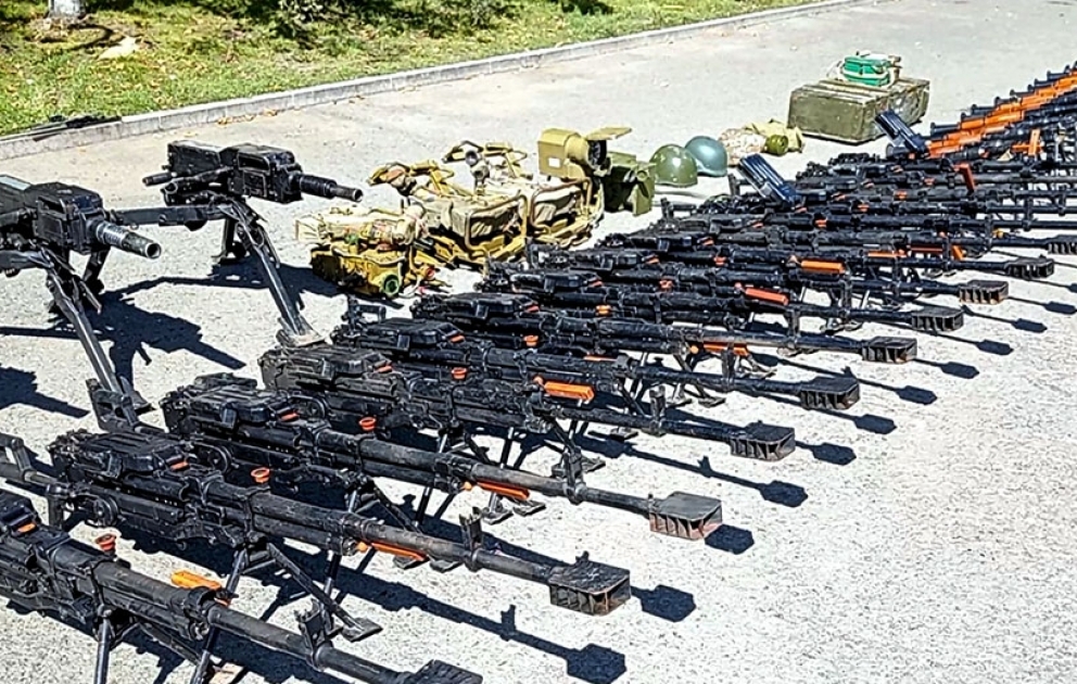 Vidéo d’armes et munitions confisqués dans la région de Khodjaly