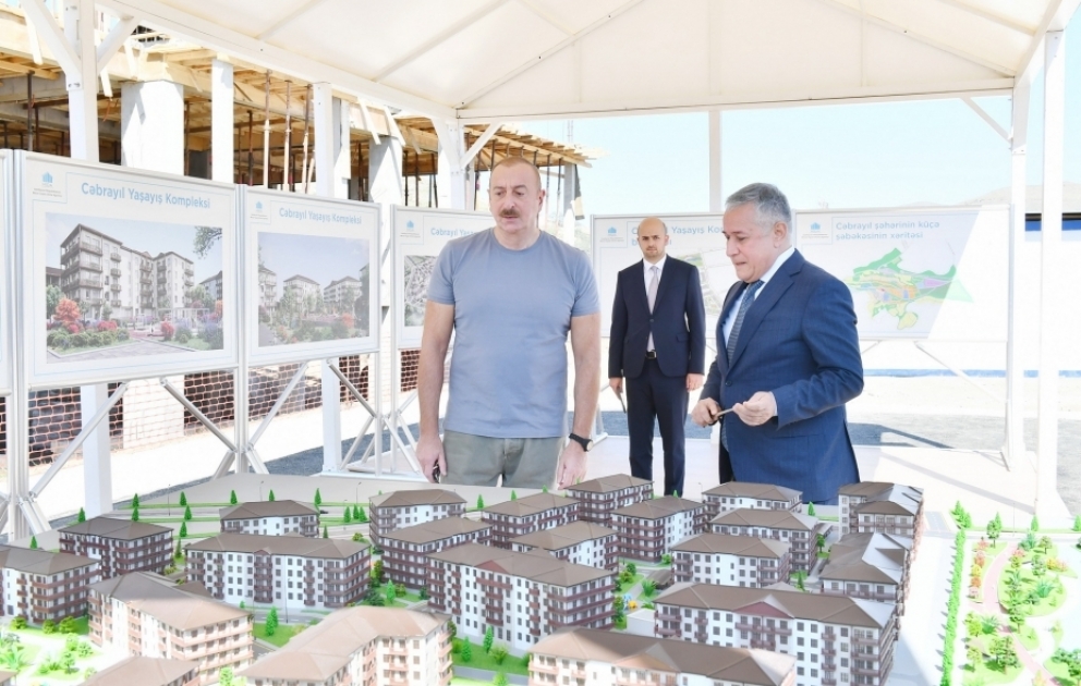 Президент Ильхам Алиев ознакомился со строительными работами, проводимыми в Джебраильском жилом комплексе