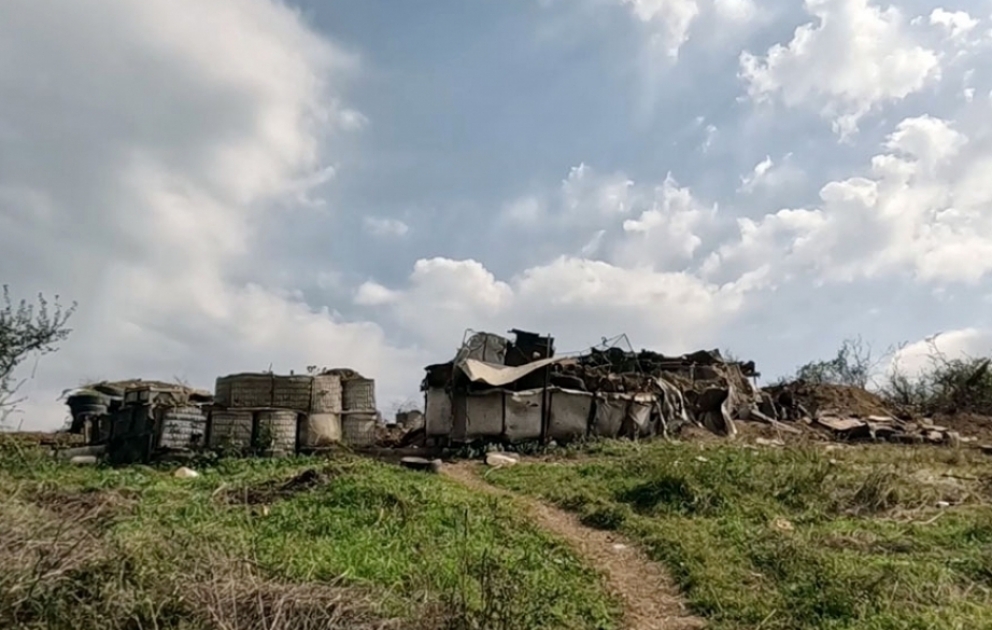 Оставленные боевые позиции на дороге Шуша-Ханкенди