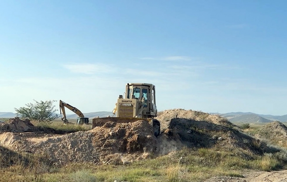 Verteidigungsministerium: Kampfstellungen und Befestigungsanlagen in der Region Karabach werden liquidiert