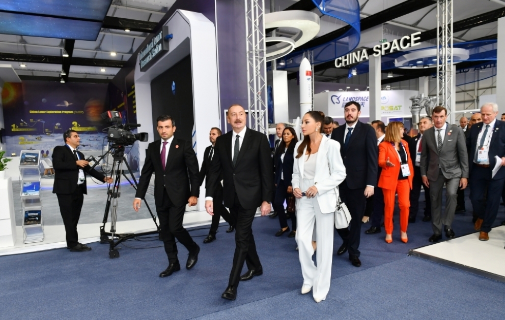 Im Rahmen des 74. Internationalen Astronautischen Kongresses in Baku Ausstellung organisiert