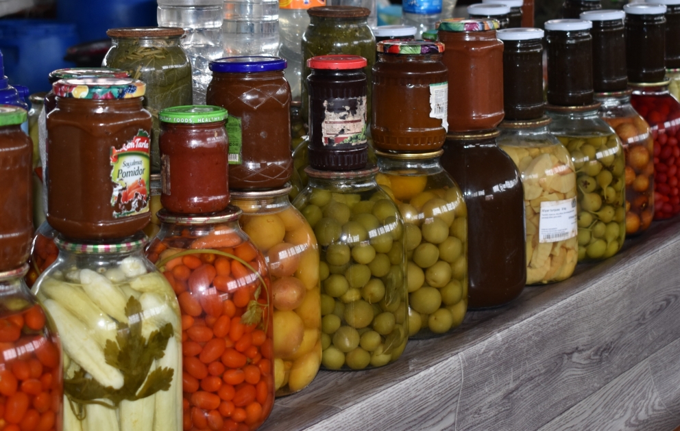 Açıq şəkildə satılan turşular hansı hallarda təhlükəli ola bilər?