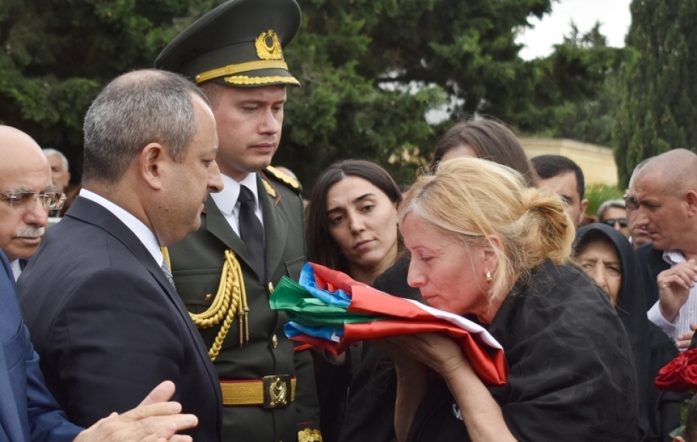 Daşaltıda nəşinin qalıqları tapılan Veysəl Qasımov torpağa tapşırılıb