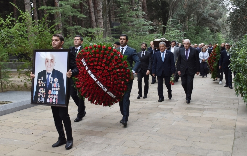 Xoşbəxt Yusifzadə dəfn olunur  CANLI