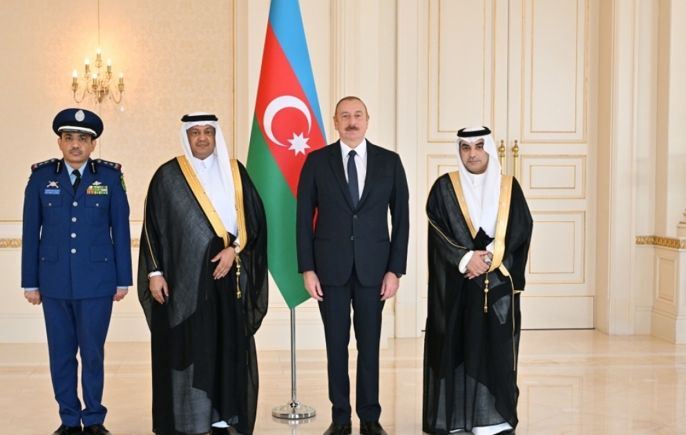 Präsident Ilham Aliyev empfängt neuen Botschafter des Königreichs Saudi-Arabien zur Entgegennahme seines Beglaubigungsschreibens