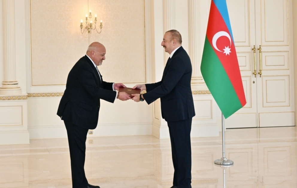 Президент Ильхам Алиев принял верительные грамоты новоназначенного посла Иордании в нашей стране