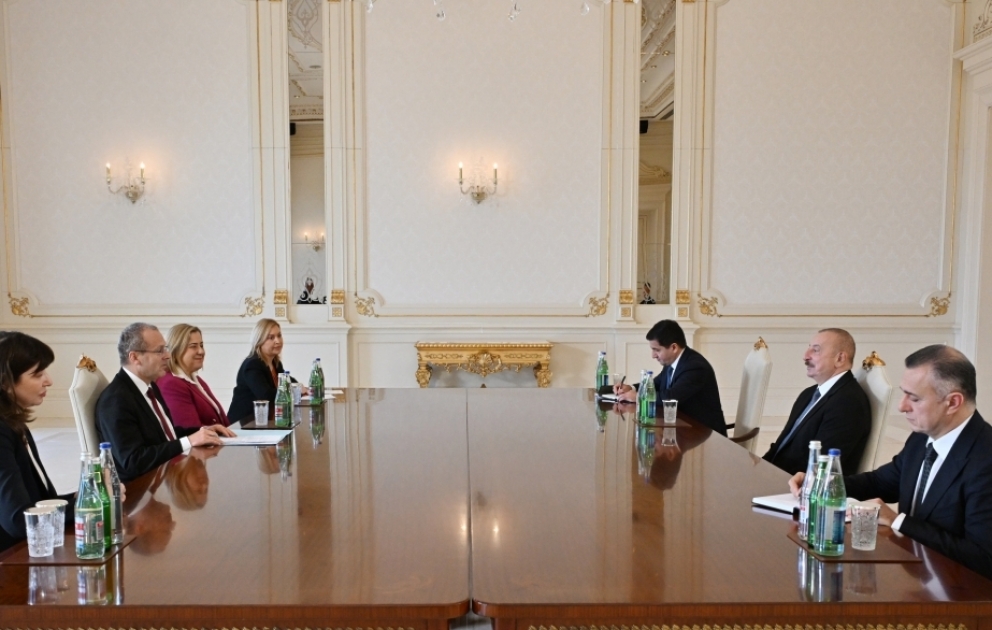 Präsident Ilham Aliyev empfängt WHO-Regionaldirektor für Europa