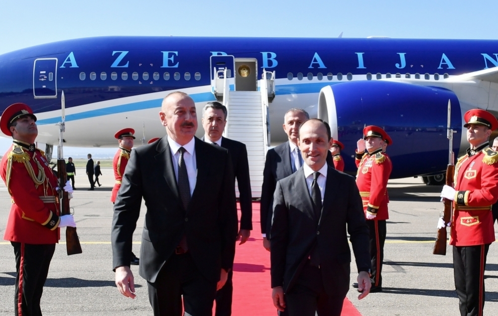 Aserbaidschans Präsident ist zu Arbeitsbesuch in Georgien eingetroffen