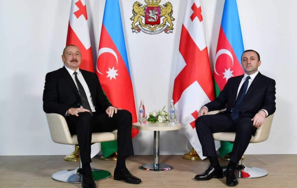 Präsident Ilham Aliyev und Premierminister von Georgien Irakli Garibashvili treffen sich zu Vier-Augen-Gespräch