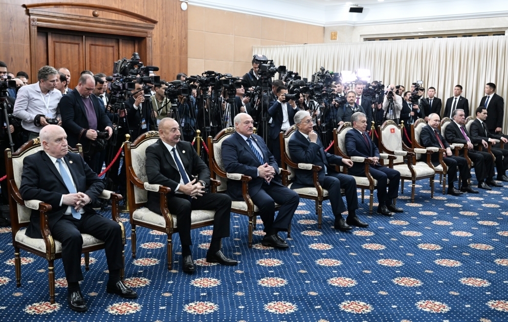 President Ilham Aliyev attended the ceremony to award President Shavkat Mirziyoyev