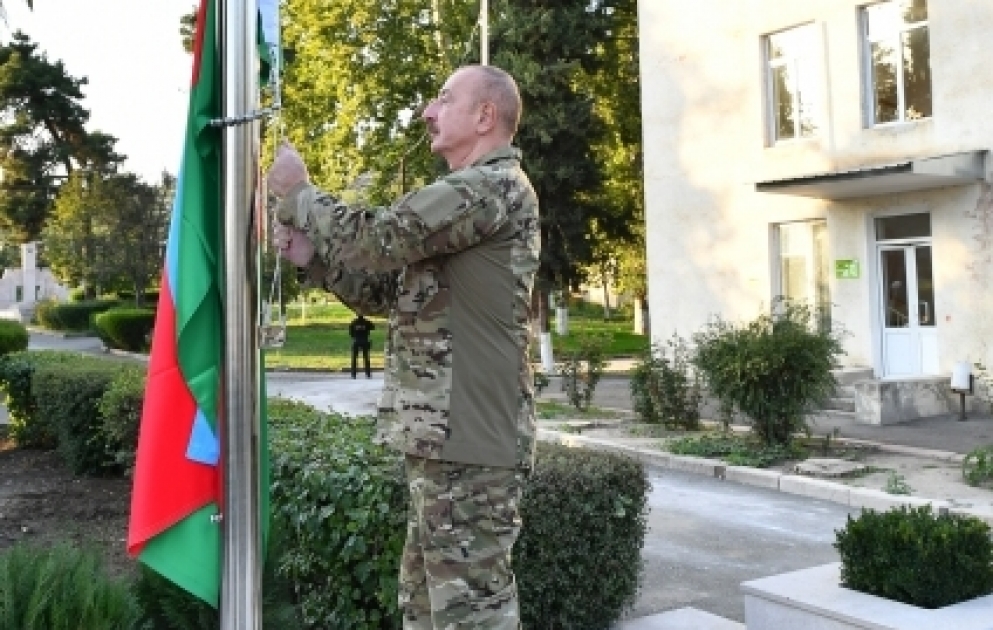 Prezident İlham Əliyev Xocavənd şəhərində Dövlət Bayrağını ucaldıb
