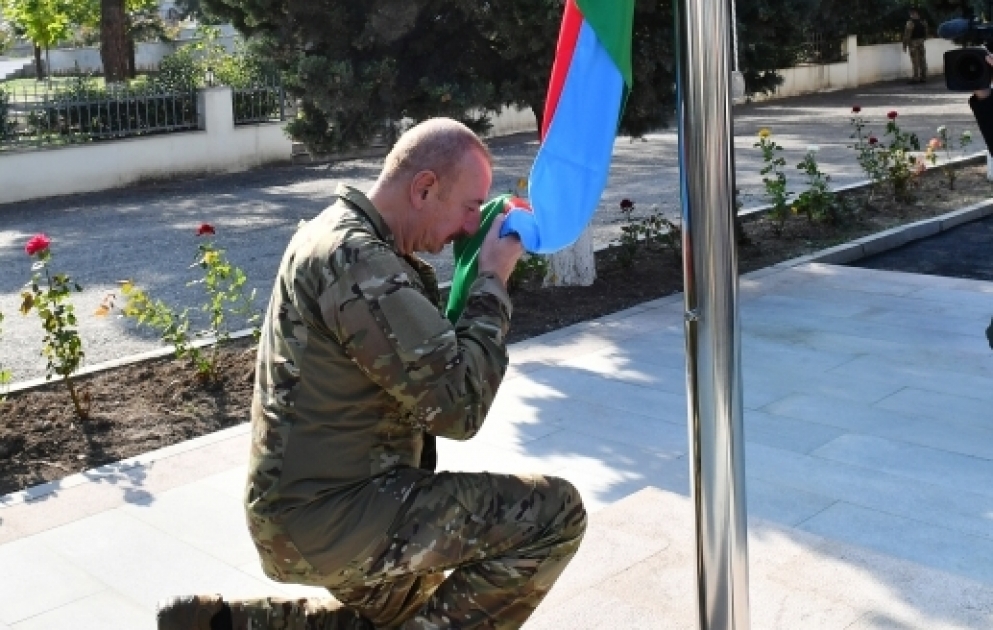 President Ilham Aliyev raised national flag of Azerbaijan in Asgaran settlement of Khojaly district