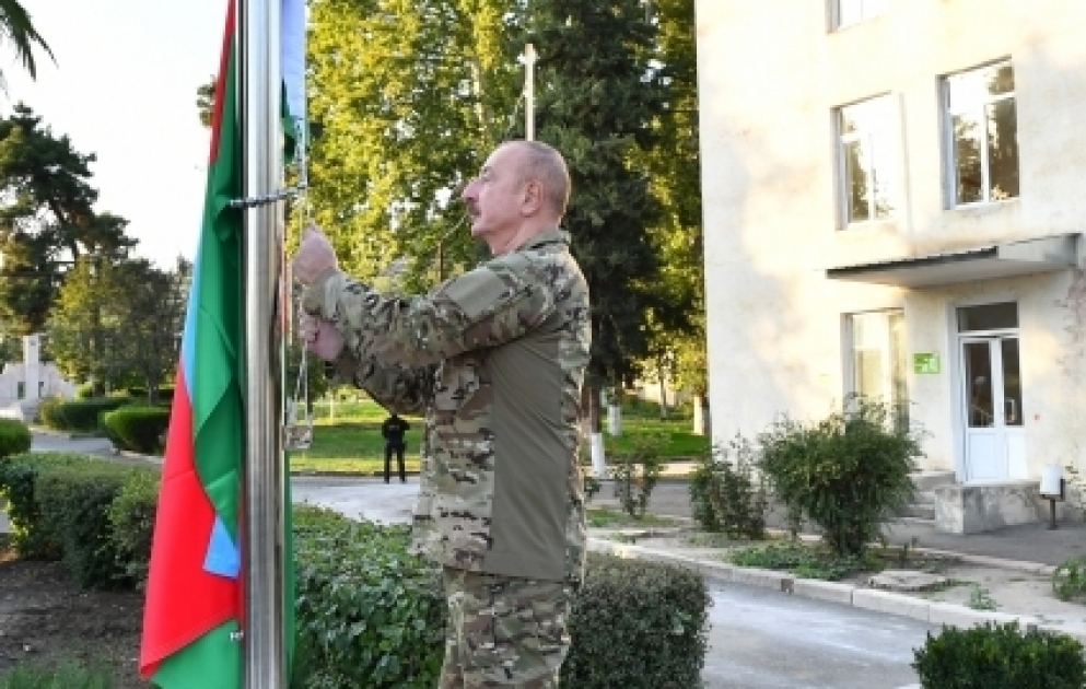 President Ilham Aliyev raised national flag of Azerbaijan in Khojavand town