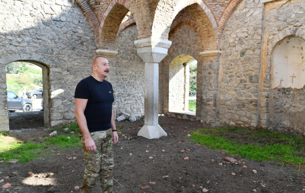 Schuscha: Präsident Ilham Aliyev zu Besuch im Dorf Malibeyli