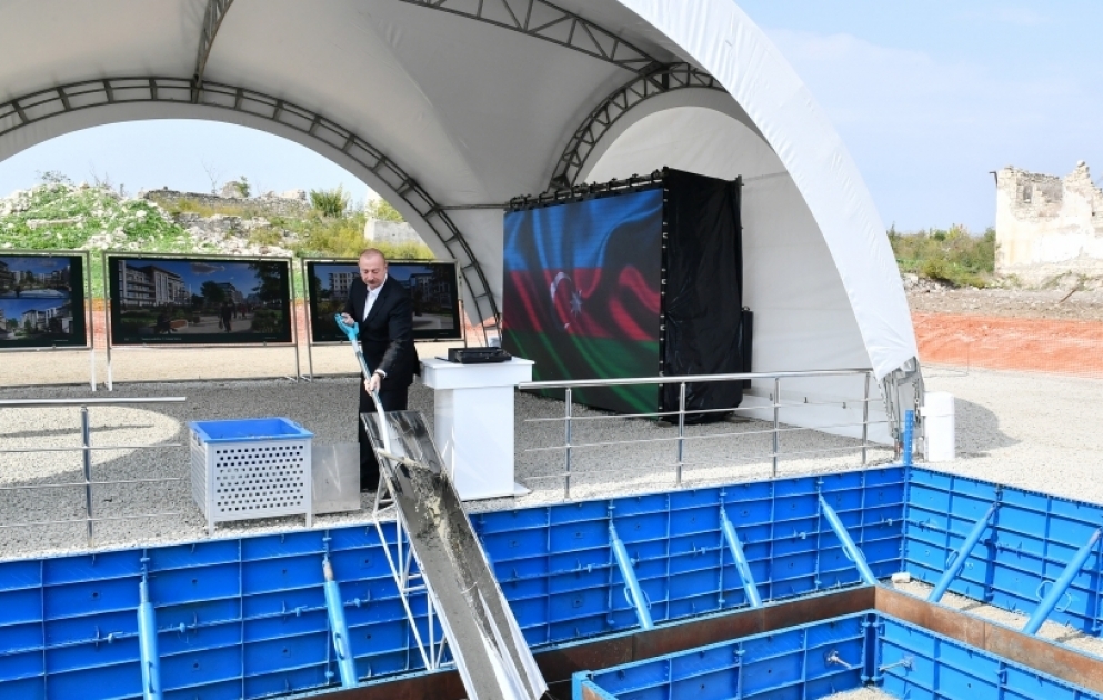 Prezident İlham Əliyev Füzuli şəhərində üçüncü yaşayış kompleksinin təməlini qoyub