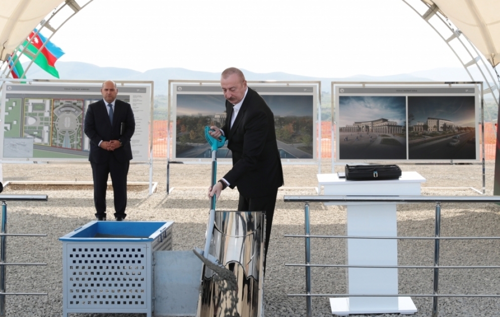 Füzuli şəhərində inzibati binanın təməli qoyulub