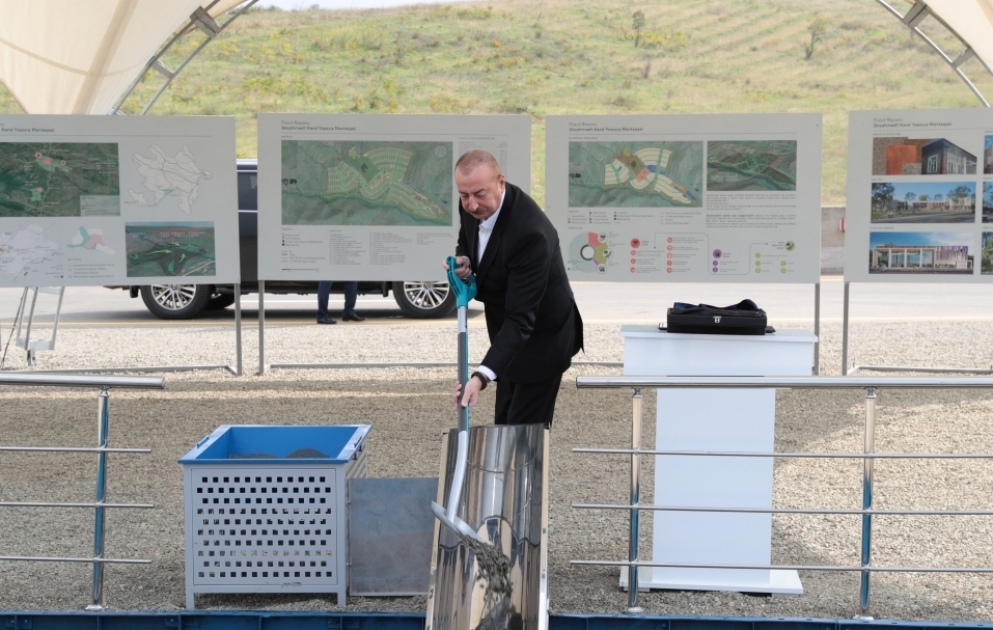 Fuzouli : Le président Ilham Aliyev pose la première pierre du village de Gotchahmadli