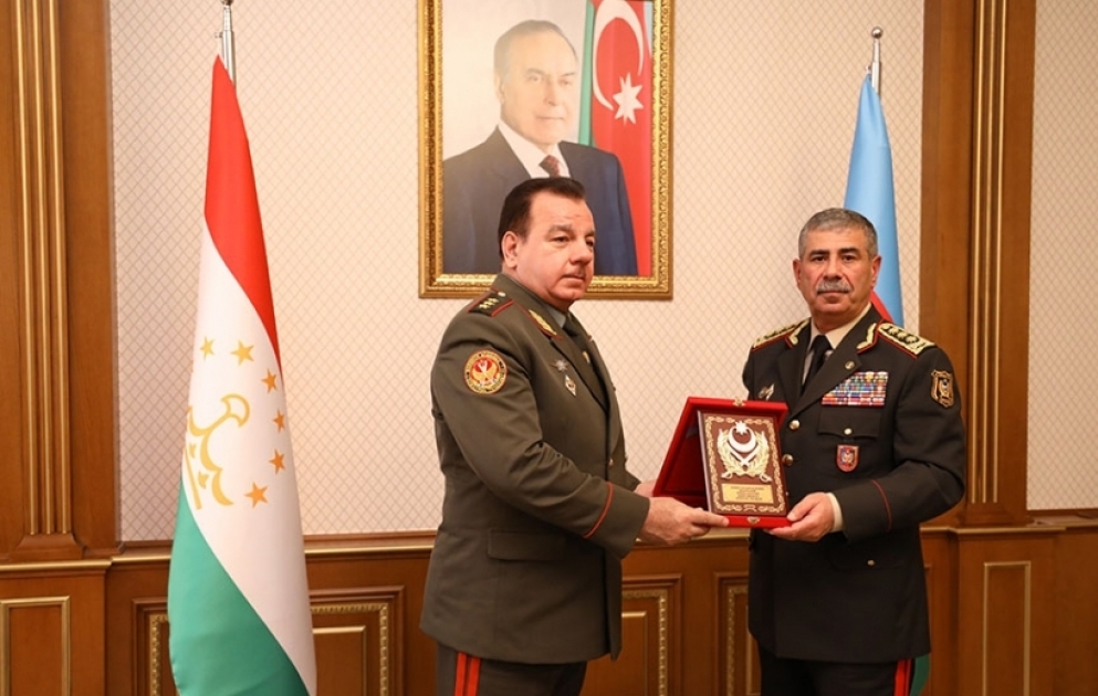 Azerbaijan and Tajikistan discuss military cooperation