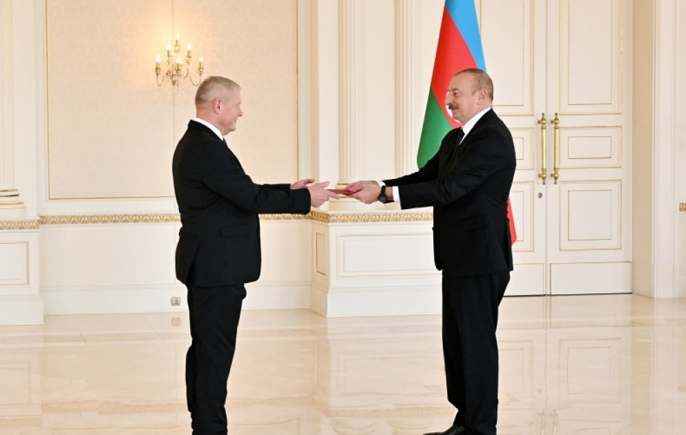 Prezident İlham Əliyev Latviyanın Azərbaycanda yeni təyin olunmuş səfirinin etimadnaməsini qəbul edib