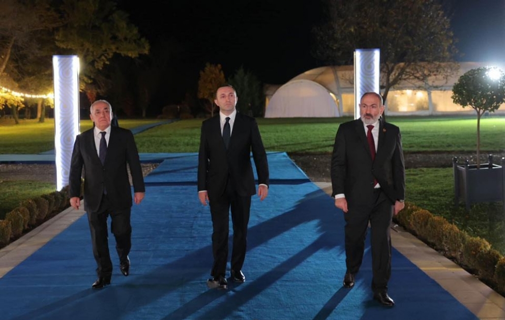 Tbilisidə Azərbaycanın Baş naziri Əli Əsədovla Ermənistan Baş naziri Nikol Paşinyan arasında görüş keçirilib