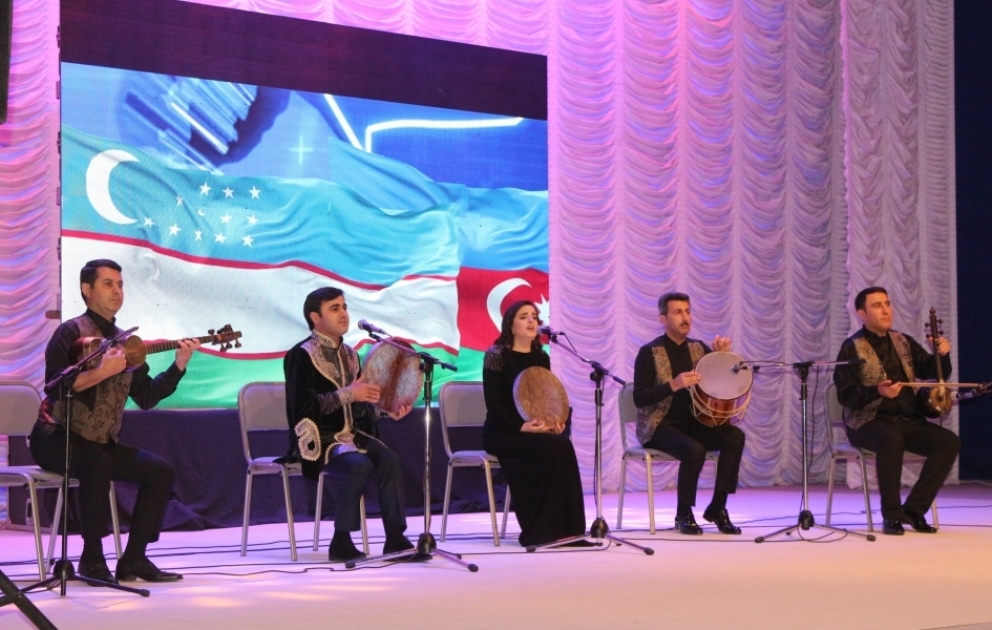 Azərbaycan sənətçilərinin Özbəkistanda qala-konserti təşkil olunub