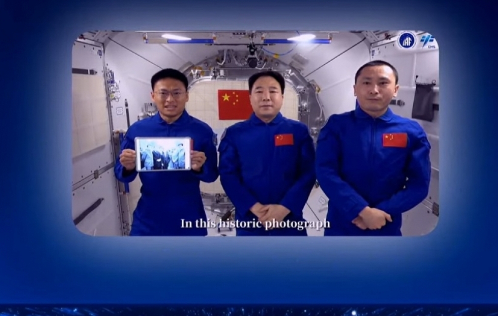 Ulu Öndərin fotosunu kosmosdan nümayiş etdirən astronavtlar Yerə qayıdıblar