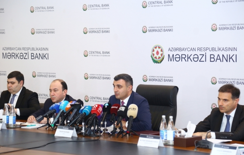 Mərkəzi Bank uçot dərəcəsini aşağı endirdi
