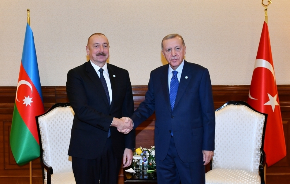 Les présidents Ilham Aliyev et Recep Tayyip Erdogan s’entretiennent à Astana