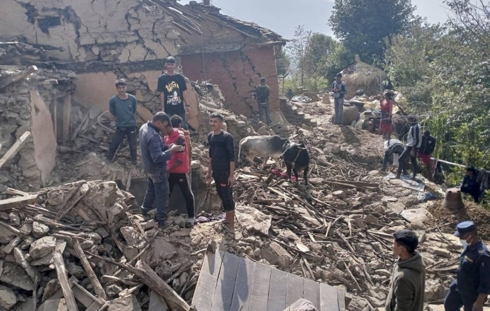 Erdbeben in Nepal: Mindestens 128 Menschen ums Leben gekommen