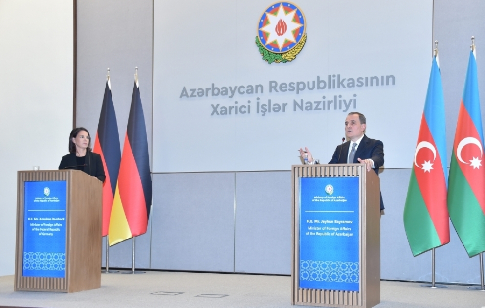 Ceyhun Bayramov almaniyalı həmkarından Şuşa və Xankəndinin adlarını düzgün səsləndirməyi tələb edib
