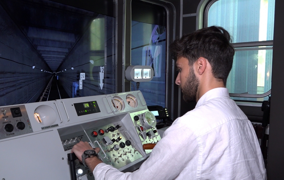 “Yeraltı dünyanın” zəhmətkeşləri - 56 yaşlı Bakı metrosu REPORTAJ