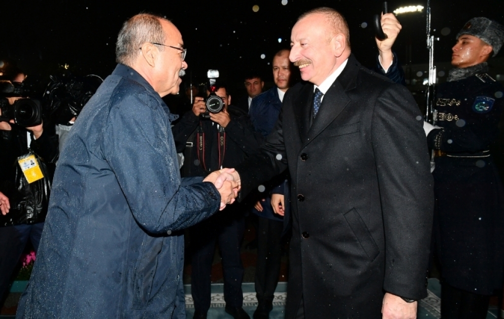 Azərbaycan Prezidenti İlham Əliyev Özbəkistana səfərdədir