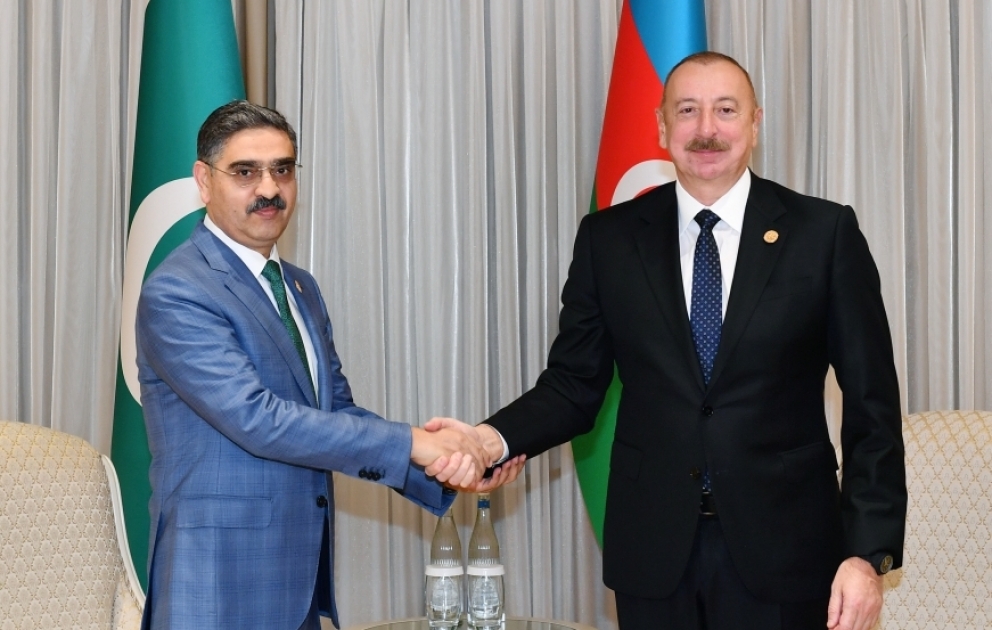 Taschkent: Aserbaidschans Präsident Ilham Aliyev trifft Interims-Premierminister Pakistans