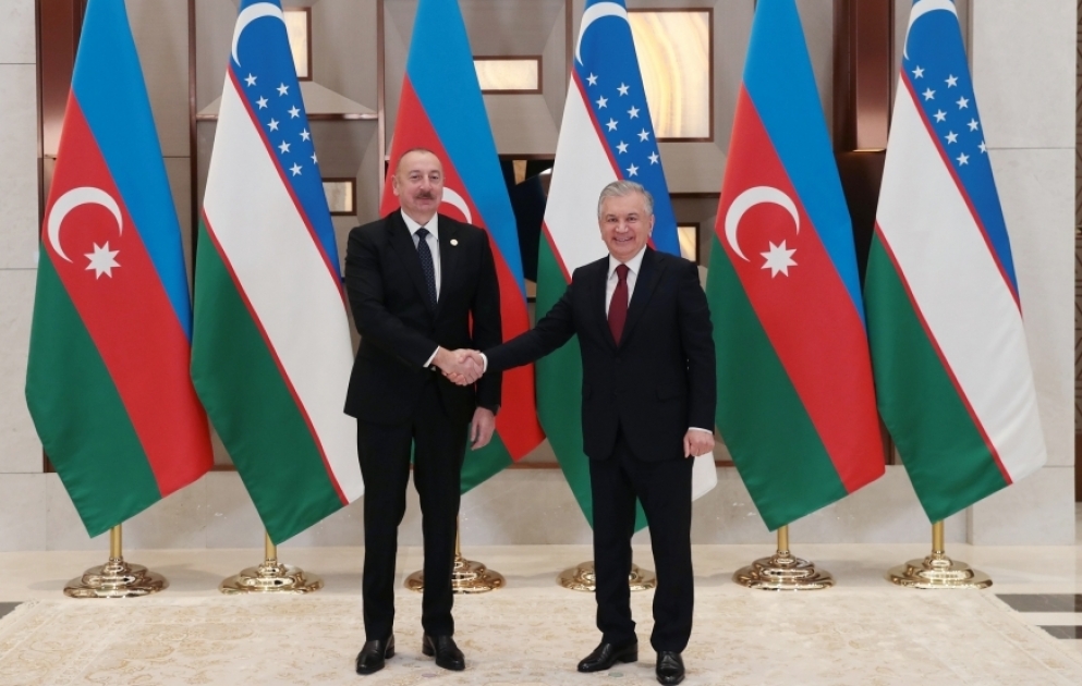 Präsident Ilham Aliyev trifft seinen usbekischen Amtskollegen