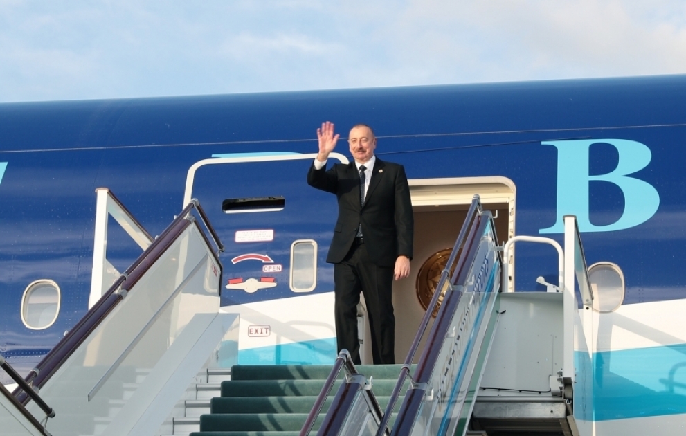 Präsident Ilham Aliyev beendet seinen Besuch in Usbekistan
