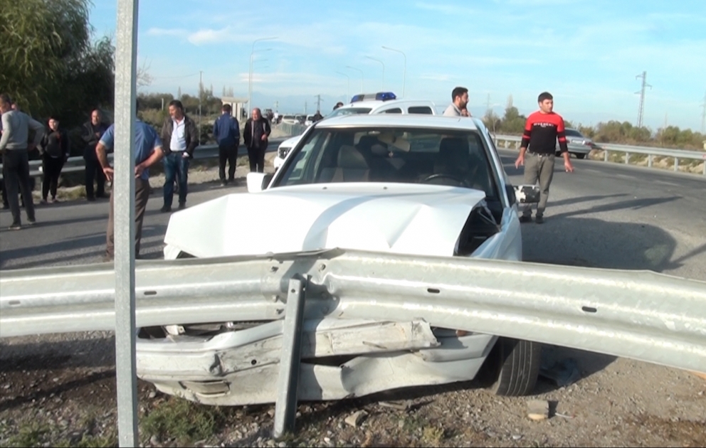 Ucarda yol qəzası baş verib, xəsarət alanlar var