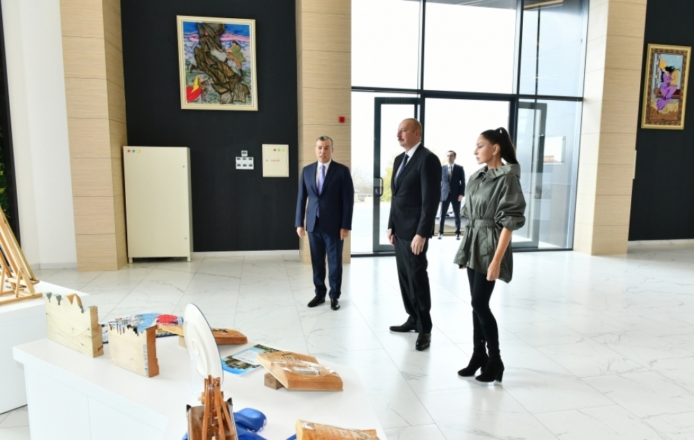 Prezident İlham Əliyev və birinci xanım Mehriban Əliyeva İsmayıllıda DOST İnklüziv İnkişaf və Yaradıcılıq Mərkəzinin “DOST EVİ” filialının açılışında iştirak ediblər YENİLƏNİB