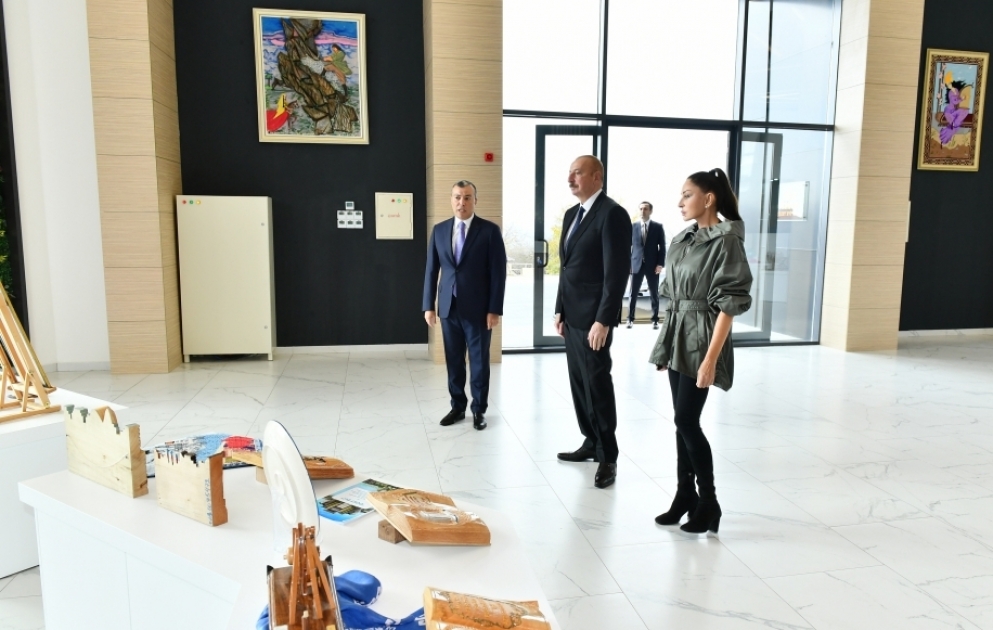 Präsident Ilham Aliyev und First Lady Mehriban Aliyeva zu Besuch in Ismayilli Region