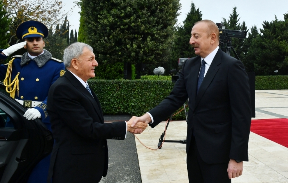 Cérémonie d’accueil officiel du président irakien à Bakou