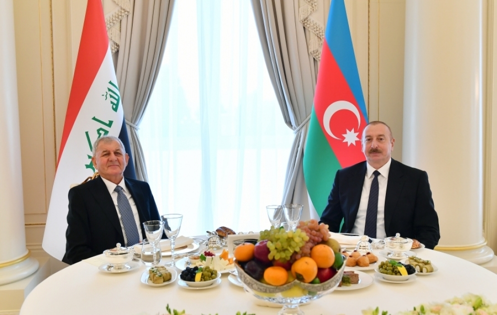 От имени Президента Азербайджана дан официальный обед в честь Президента Ирака