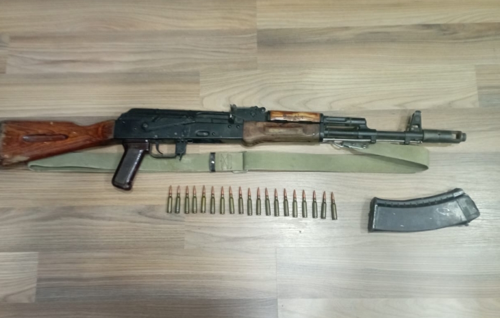 Şirvanda  avtomat silahı, daraq və patronlar aşkarlanıb