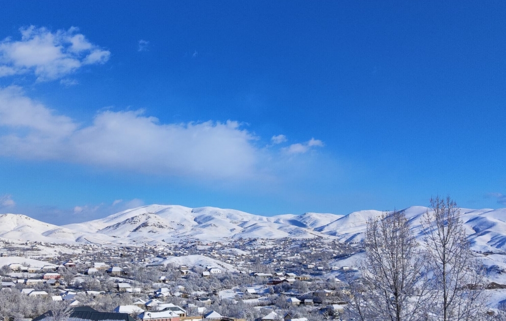 Gədəbəydə mövsümün ilk qarı yağıb