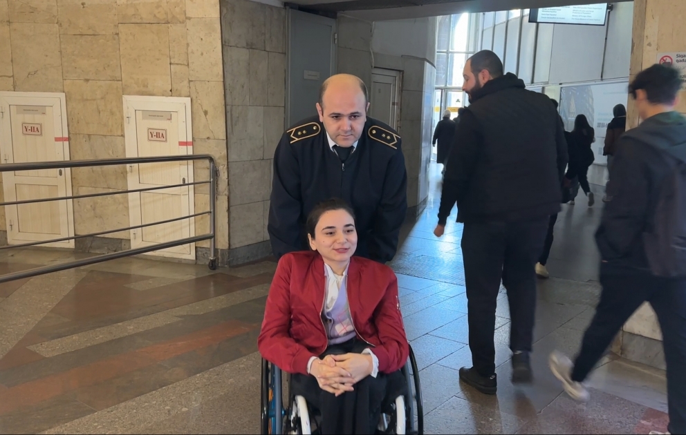 Bakı metrosunda əlil arabaları daha iki yeni tip qurğu ilə daşınacaq